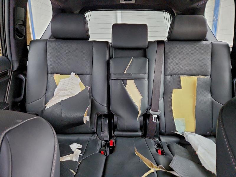 Фото 10 - LEXUS GX