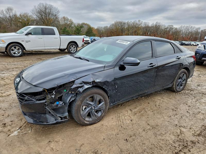 Фото 1 - HYUNDAI ELANTRA