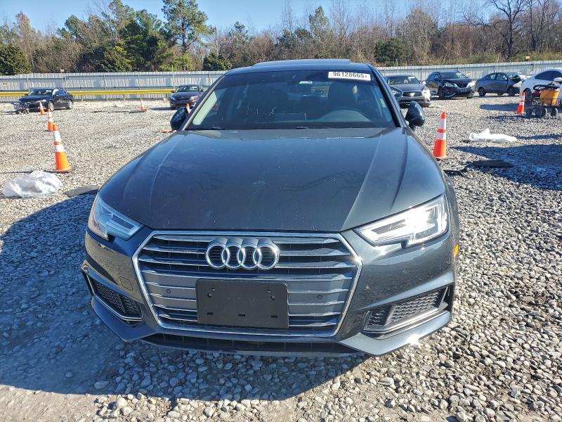 Фото 5 - AUDI A4