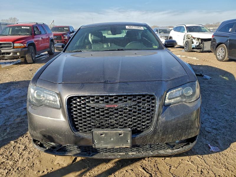 Фото 5 - CHRYSLER 300