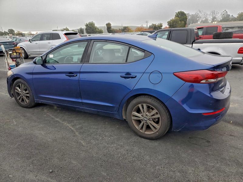 Фото 2 - HYUNDAI ELANTRA