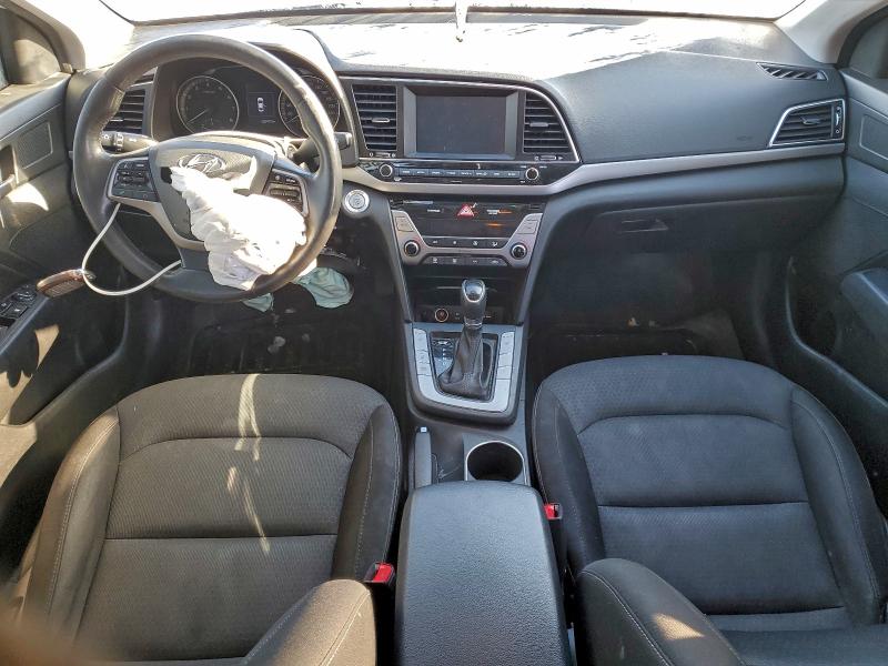 Фото 8 - HYUNDAI ELANTRA