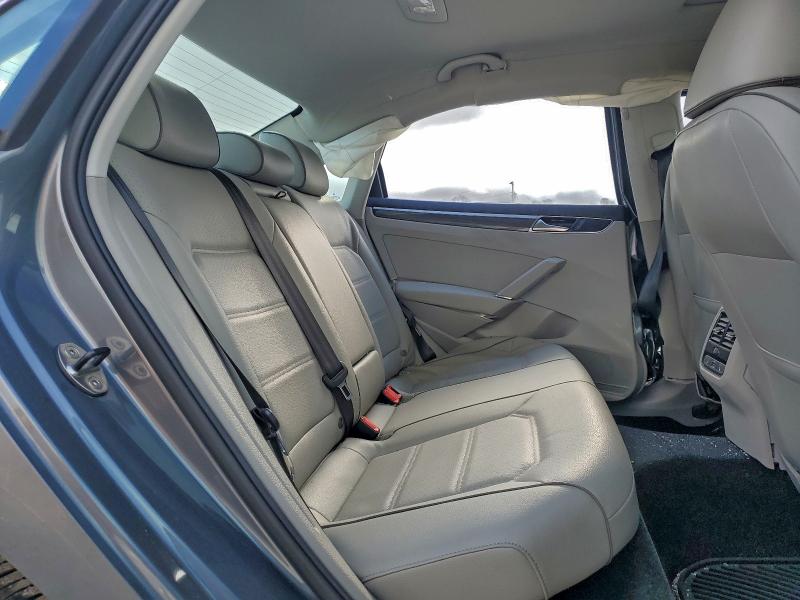 Фото 10 - VOLKSWAGEN PASSAT