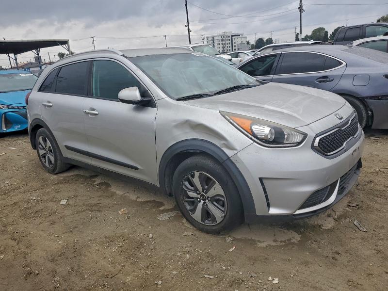 Фото 4 - KIA NIRO