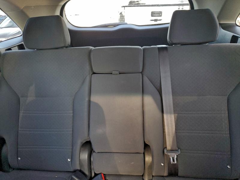 Фото 10 - KIA SORENTO