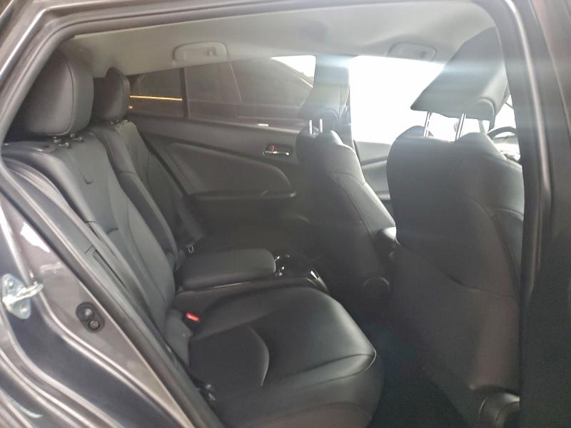 Фото 10 - TOYOTA PRIUS