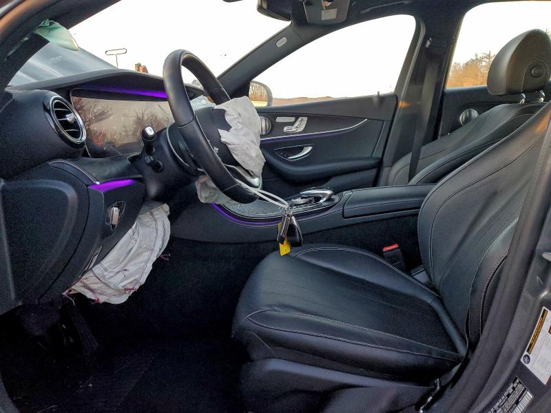 Фото 7 - MERCEDES-BENZ E-CLASS