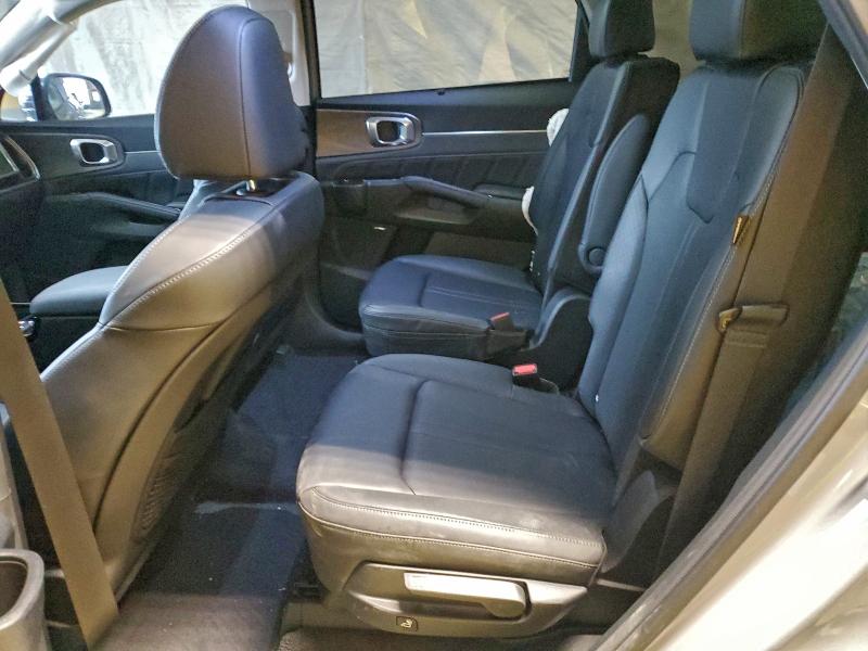 Фото 11 - KIA SORENTO