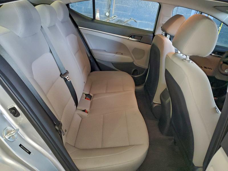 Фото 10 - HYUNDAI ELANTRA