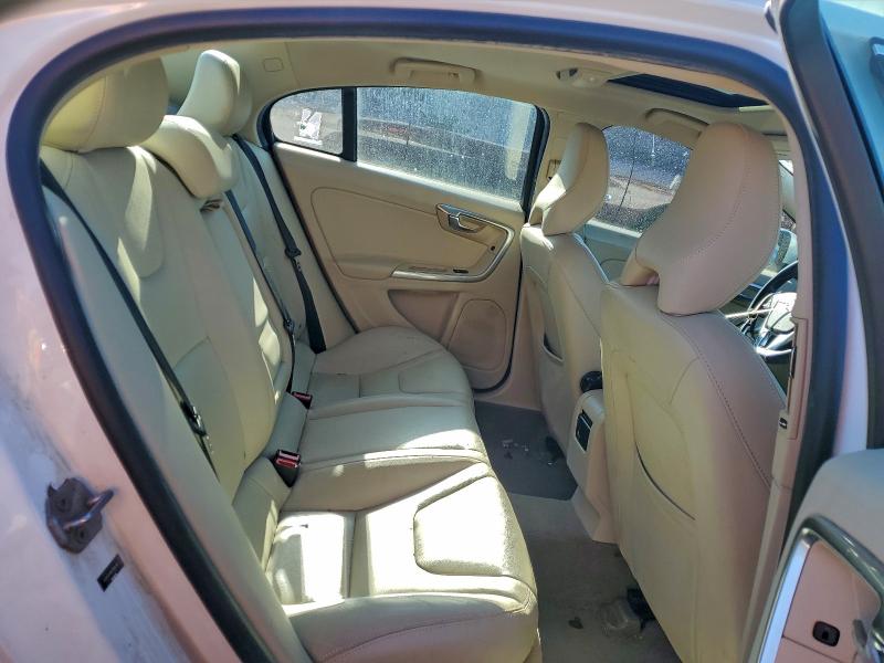 Фото 10 - VOLVO S60