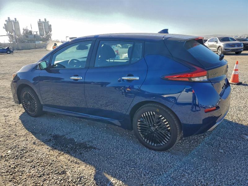 Фото 2 - NISSAN LEAF