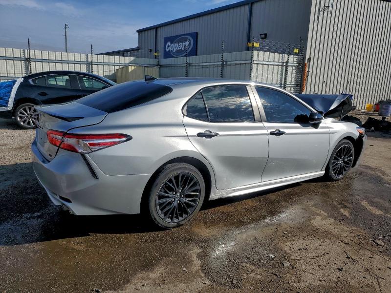 Фото 3 - TOYOTA CAMRY