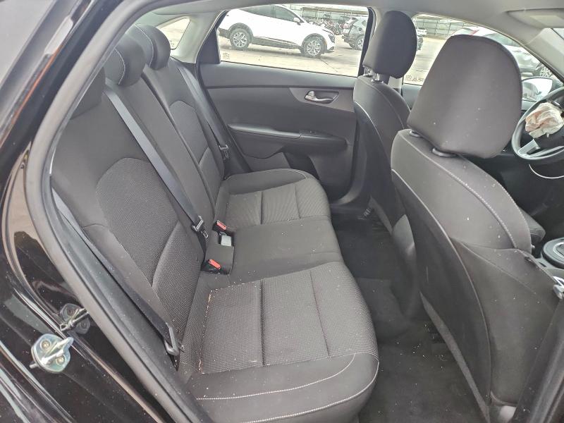 Фото 10 - KIA FORTE