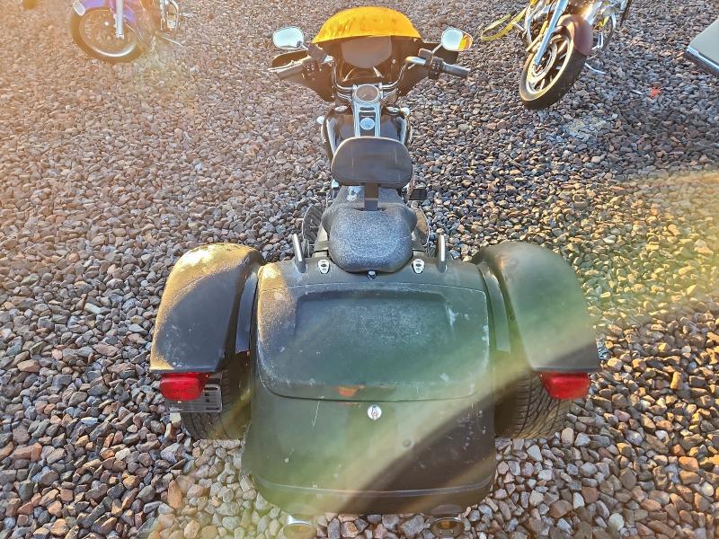 HARLEY-DAVIDSON FL 2016