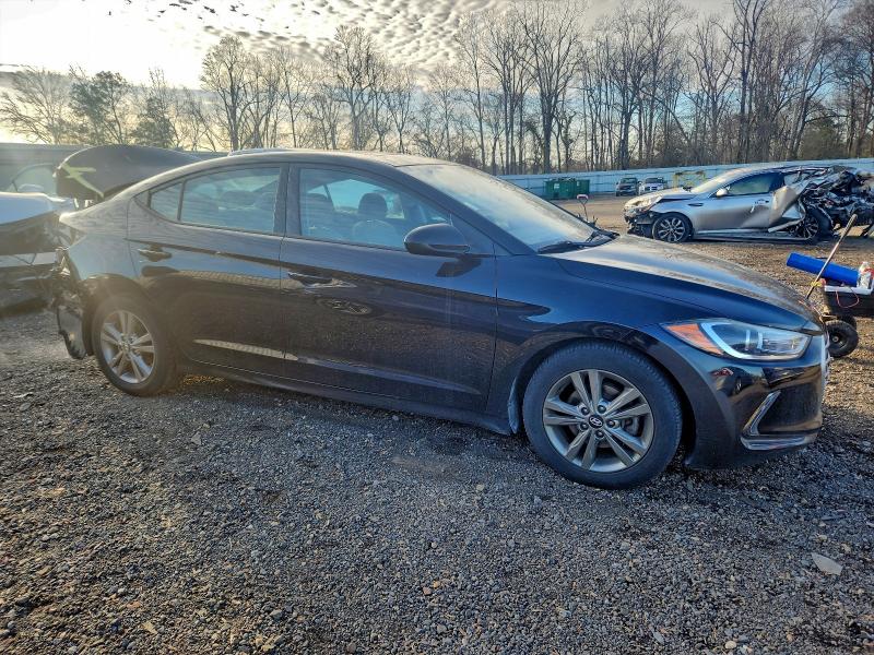 Фото 4 - HYUNDAI ELANTRA