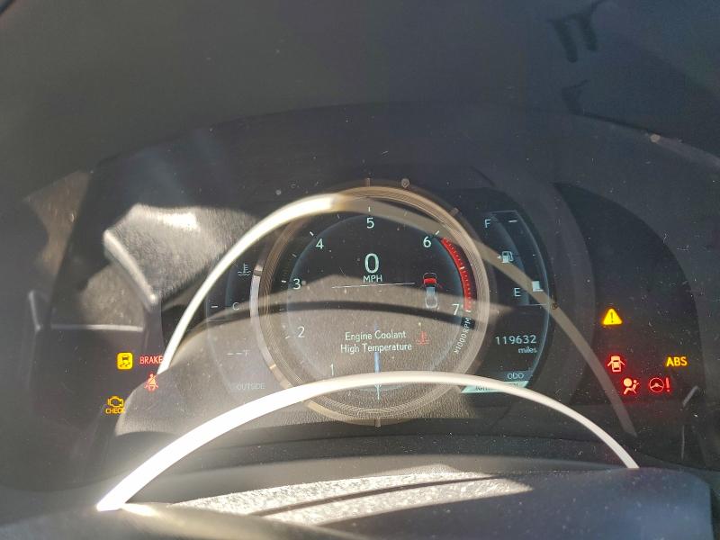 Фото 9 - LEXUS IS