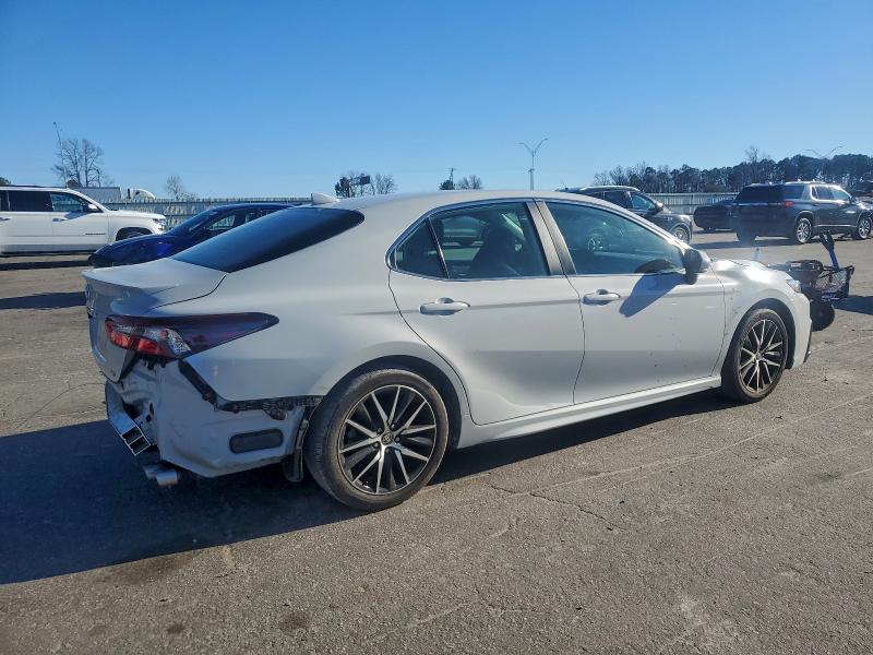 Фото 3 - TOYOTA CAMRY