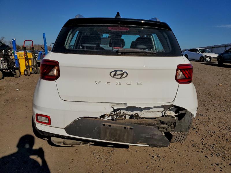 Фото 6 - HYUNDAI VENUE