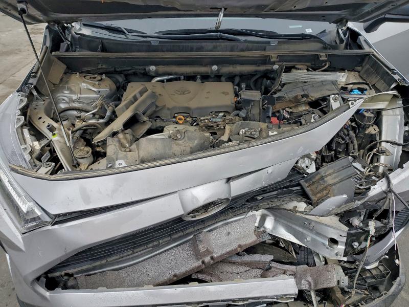 Фото 12 - TOYOTA RAV4