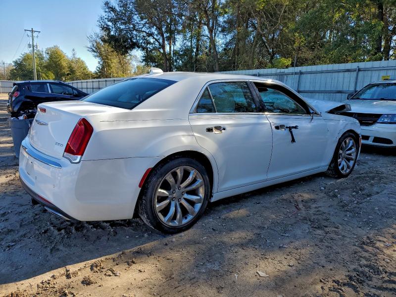 Фото 3 - CHRYSLER 300