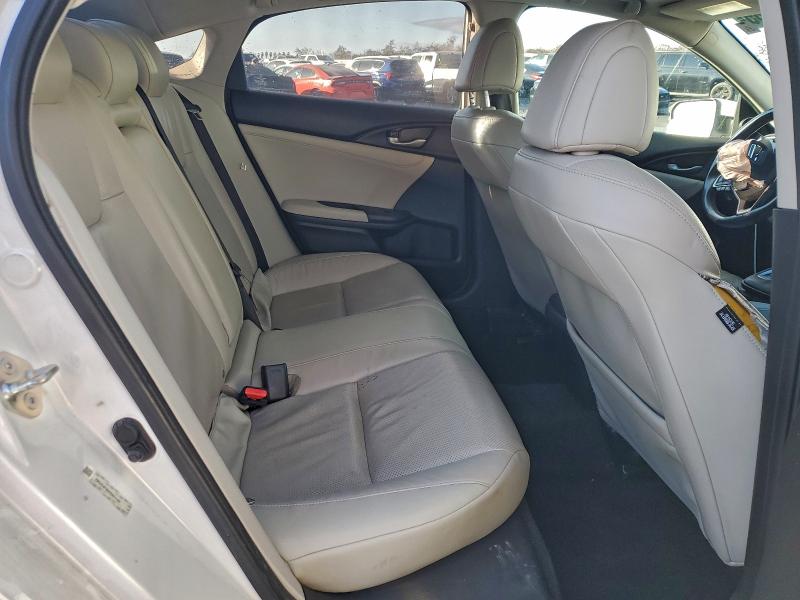 Фото 10 - HONDA INSIGHT