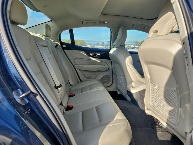 Фото 10 - VOLVO S60