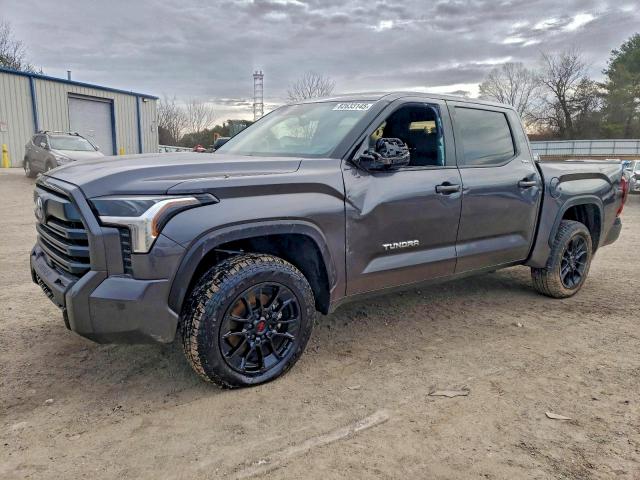 Фото 1 - TOYOTA TUNDRA