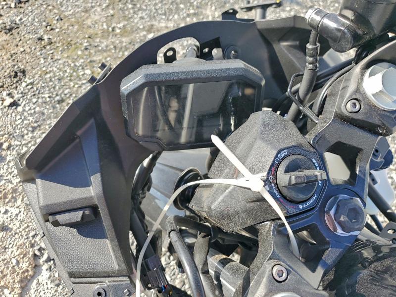 KAWASAKI EX500 A 2025