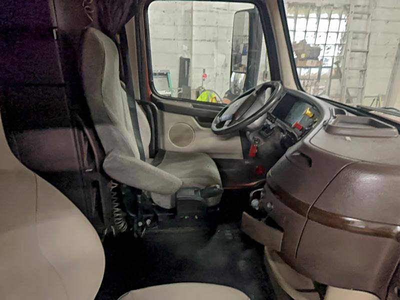 VOLVO VN 2017 VIN 4V4NC9EG7HN966100