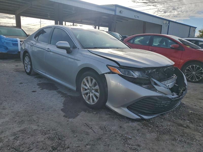 Фото 4 - TOYOTA CAMRY