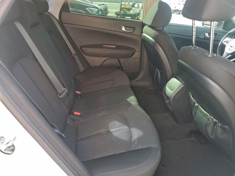 Фото 10 - KIA OPTIMA