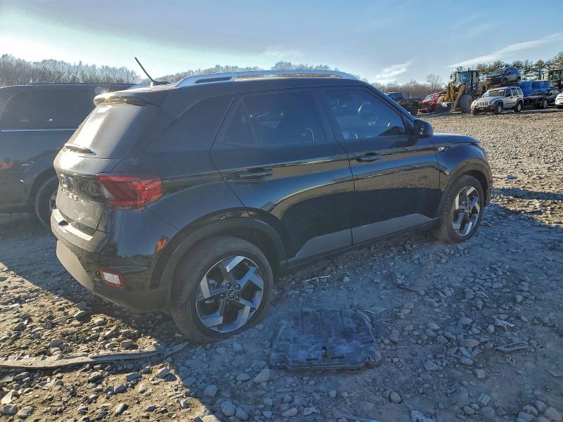 Фото 3 - HYUNDAI VENUE