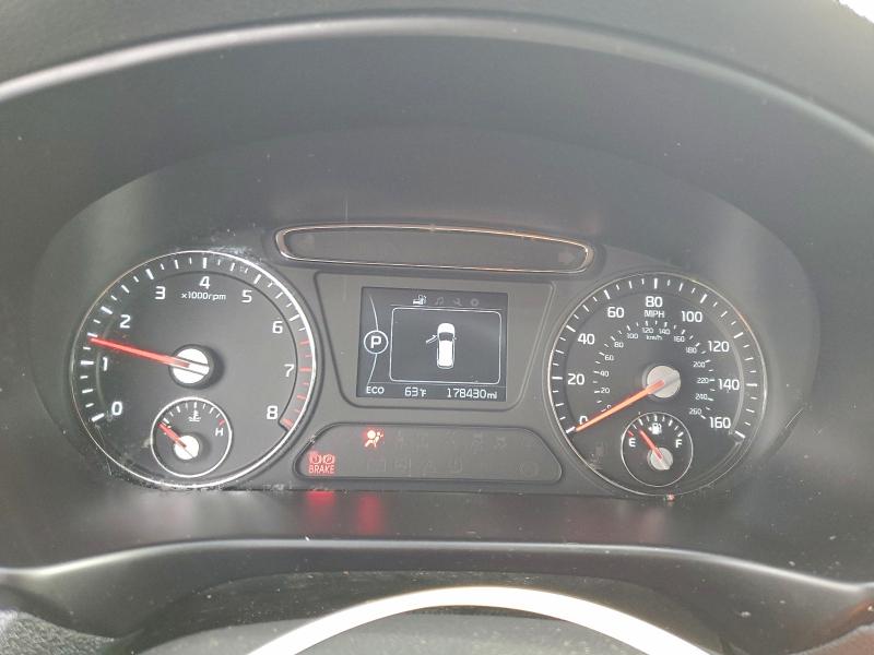 Фото 9 - KIA SORENTO