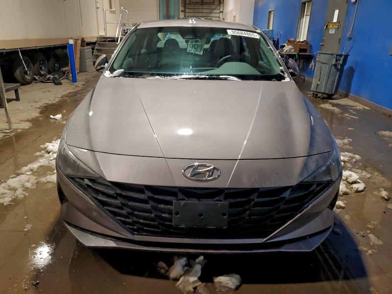 Фото 5 - HYUNDAI ELANTRA