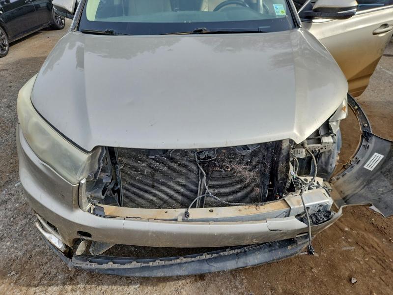 Фото 12 - TOYOTA HIGHLANDER