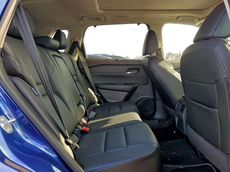 Фото 11 - NISSAN ROGUE