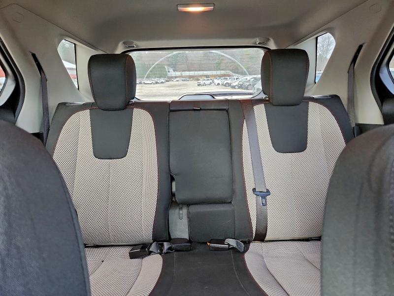 Фото 10 - CHEVROLET EQUINOX