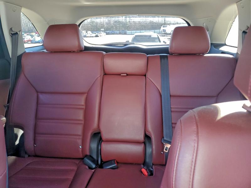 Фото 10 - KIA SORENTO