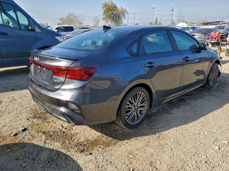 Фото 3 - KIA FORTE