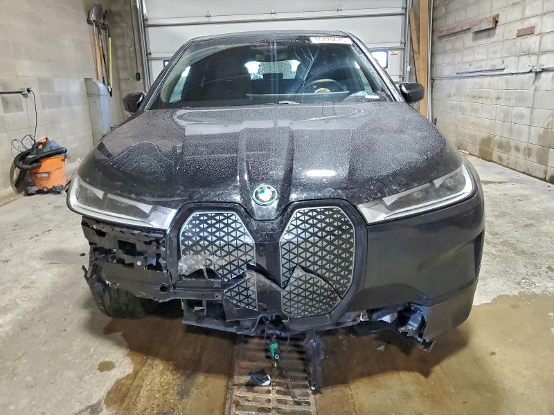 Фото 5 - BMW IX XDRIVE5