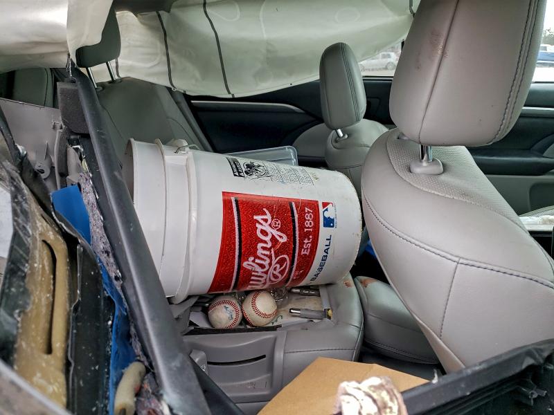 Фото 11 - TOYOTA HIGHLANDER