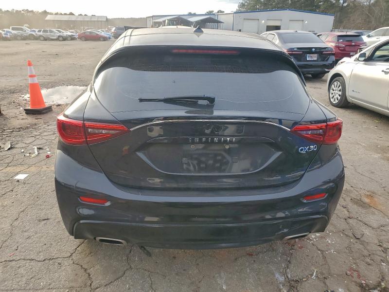 Фото 6 - INFINITI QX30