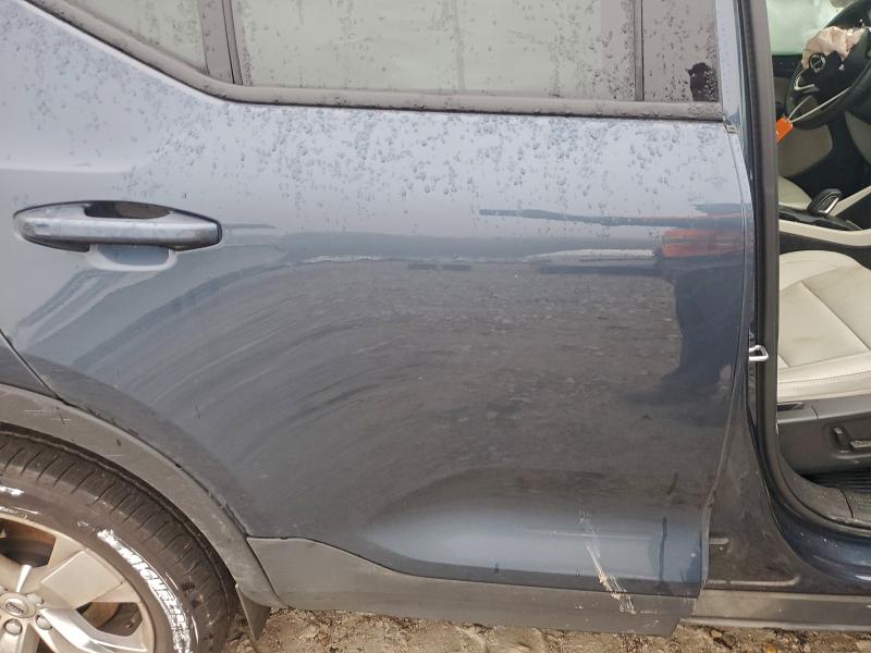 Фото 11 - VOLVO XC40