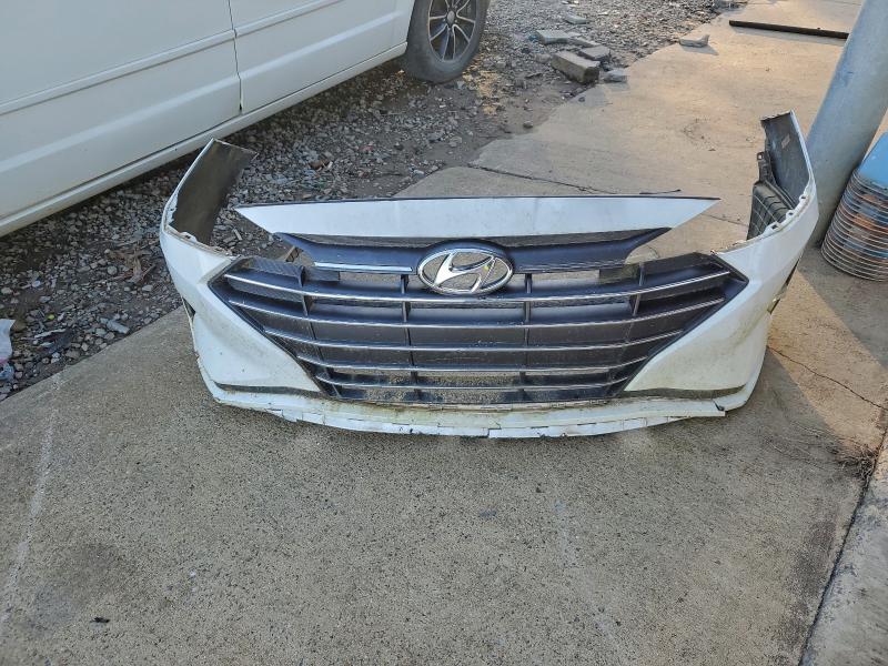 Фото 12 - HYUNDAI ELANTRA