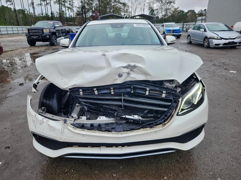 Фото 5 - MERCEDES-BENZ E-CLASS