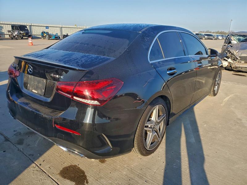 Фото 3 - MERCEDES-BENZ A-CLASS