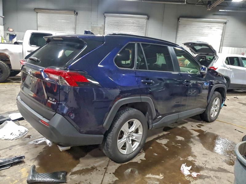 Фото 3 - TOYOTA RAV4