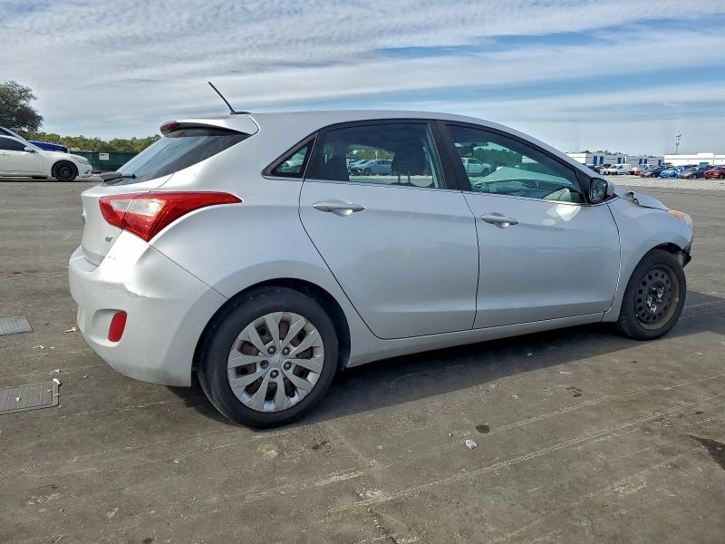 Фото 3 - HYUNDAI ELANTRA