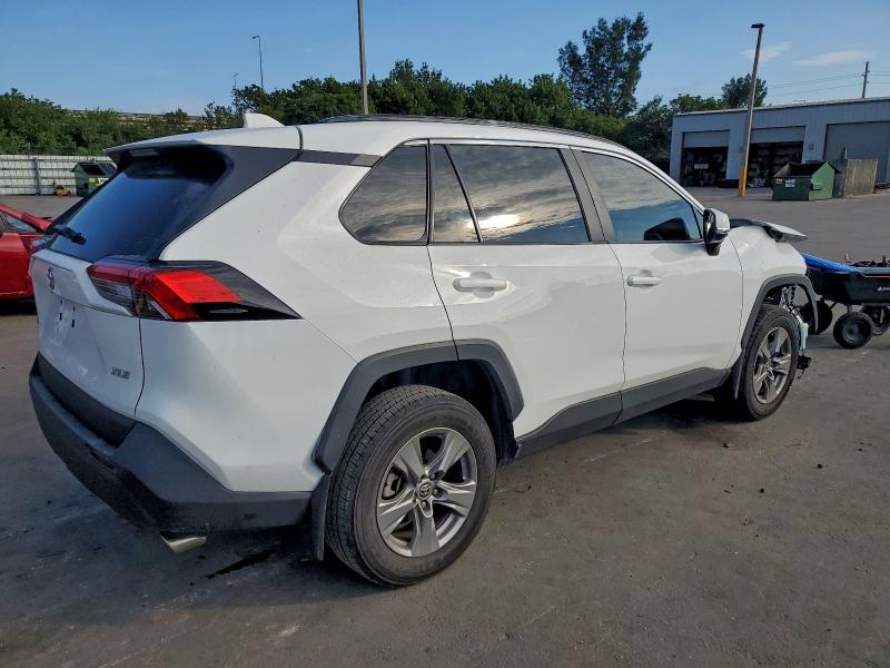 Фото 3 - TOYOTA RAV4