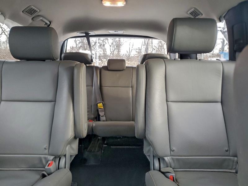 Фото 10 - TOYOTA SEQUOIA